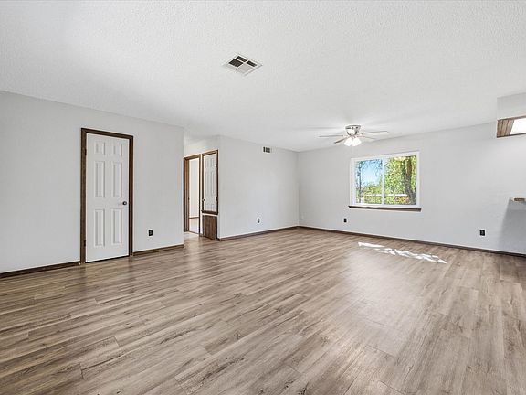 4th image of 3212 Gwendolyn Ln
