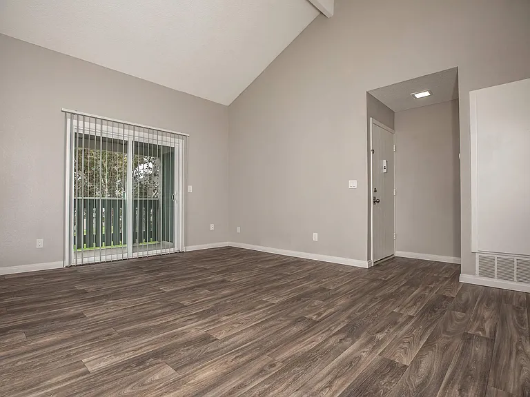 Peartree Apartments — Photo 41
