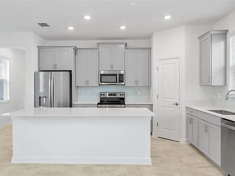 3039 Addison Blvd — Photo 14