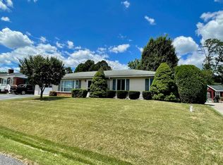 43 Long Dr, Lewistown, PA 17044