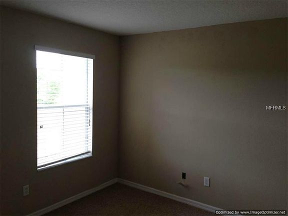 5th image of 205 Aston Grande Dr