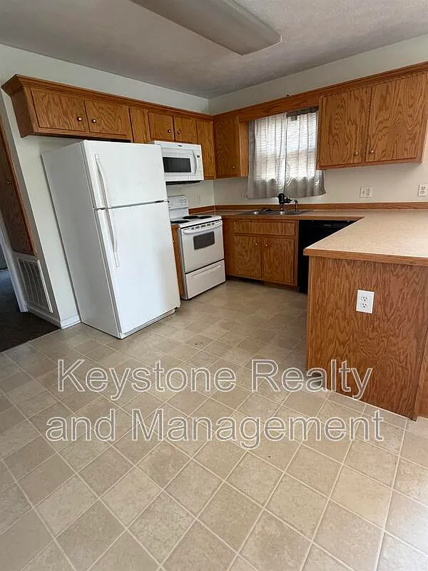 2 bed, 1.0 bath, 982 sqft, $1,000 — Photo 4