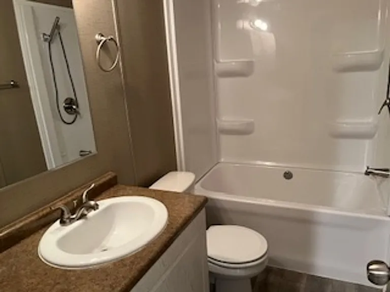 3900 Lenore Dr — Photo 9