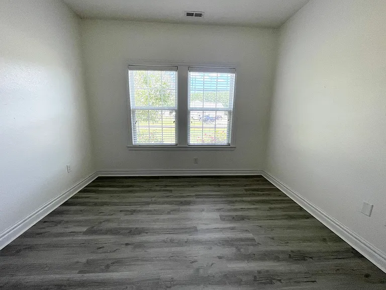 150 Travis Blvd — Photo 27
