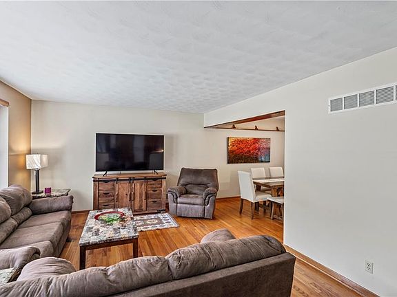5th image of 7208 Maywood Ave
