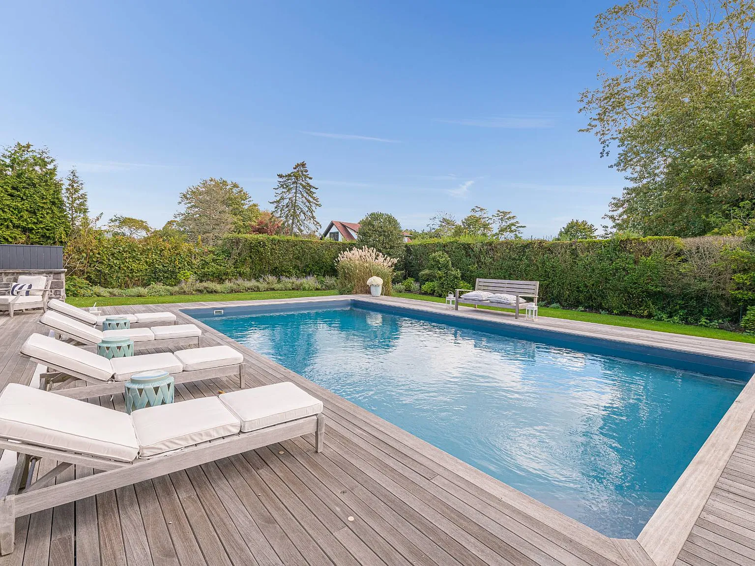 Chic and Private Retreat in heart of Westhampton Beach Village — Photo 2