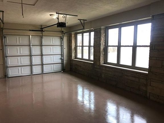 If you have a nice car this is the garage for you.