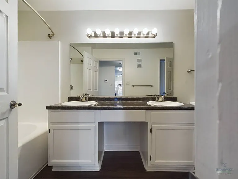 Bridlewood On Westland Apartments — Photo 47