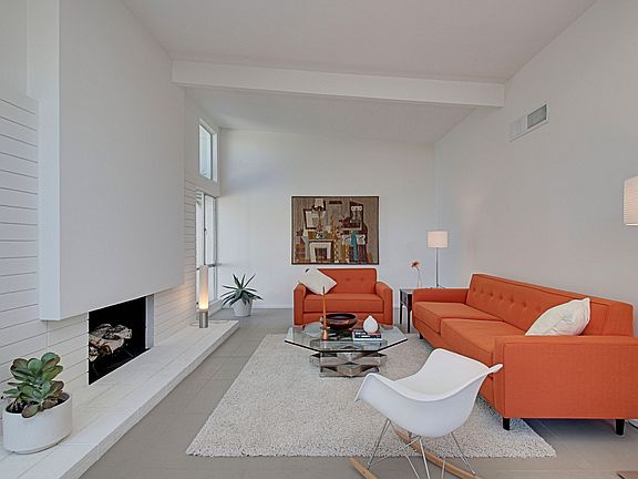 4th image of 1083 E Padua Way