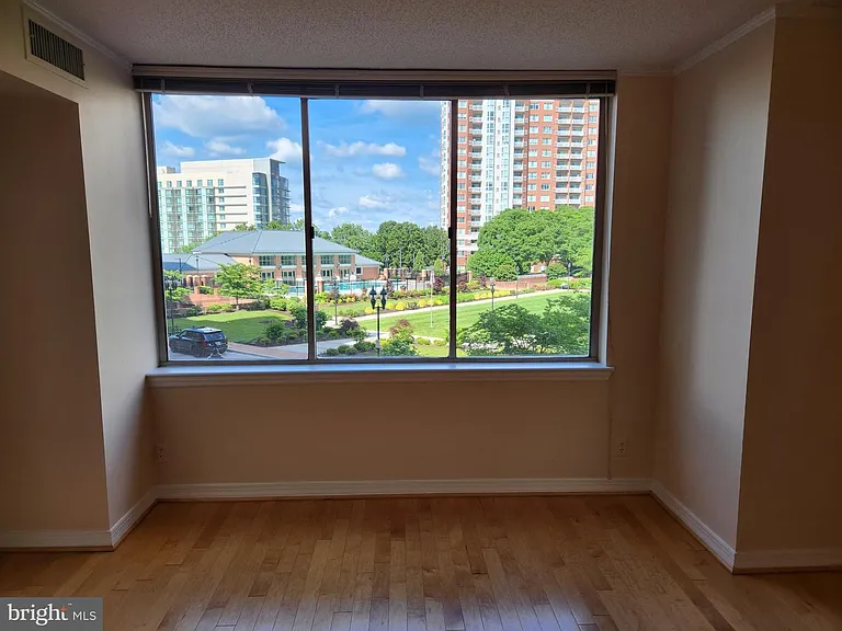 5809 Nicholson Ln #304 — Photo 5