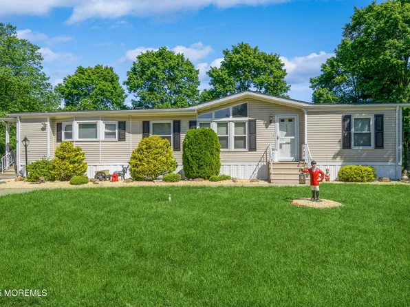 9 Copperfield Drive, Cream Ridge, NJ 08514