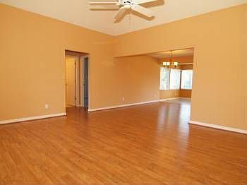 3rd image of 4 Tanglewood Ct