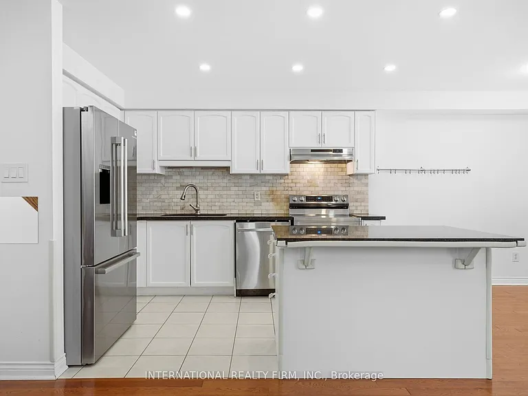 68 Old Orchard Cres — Photo 14