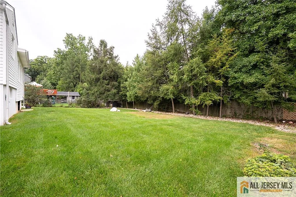 4 bed, 3.0 bath, 2100 sqft, $4,797 — Photo 4