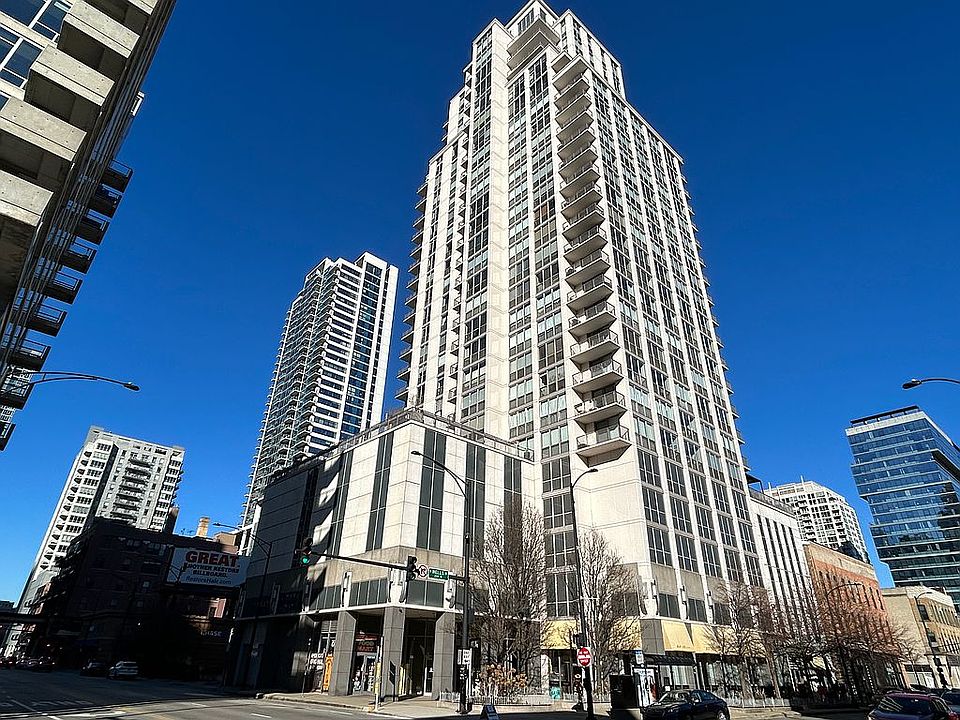1st image of 200 W Grand Ave APT 1305