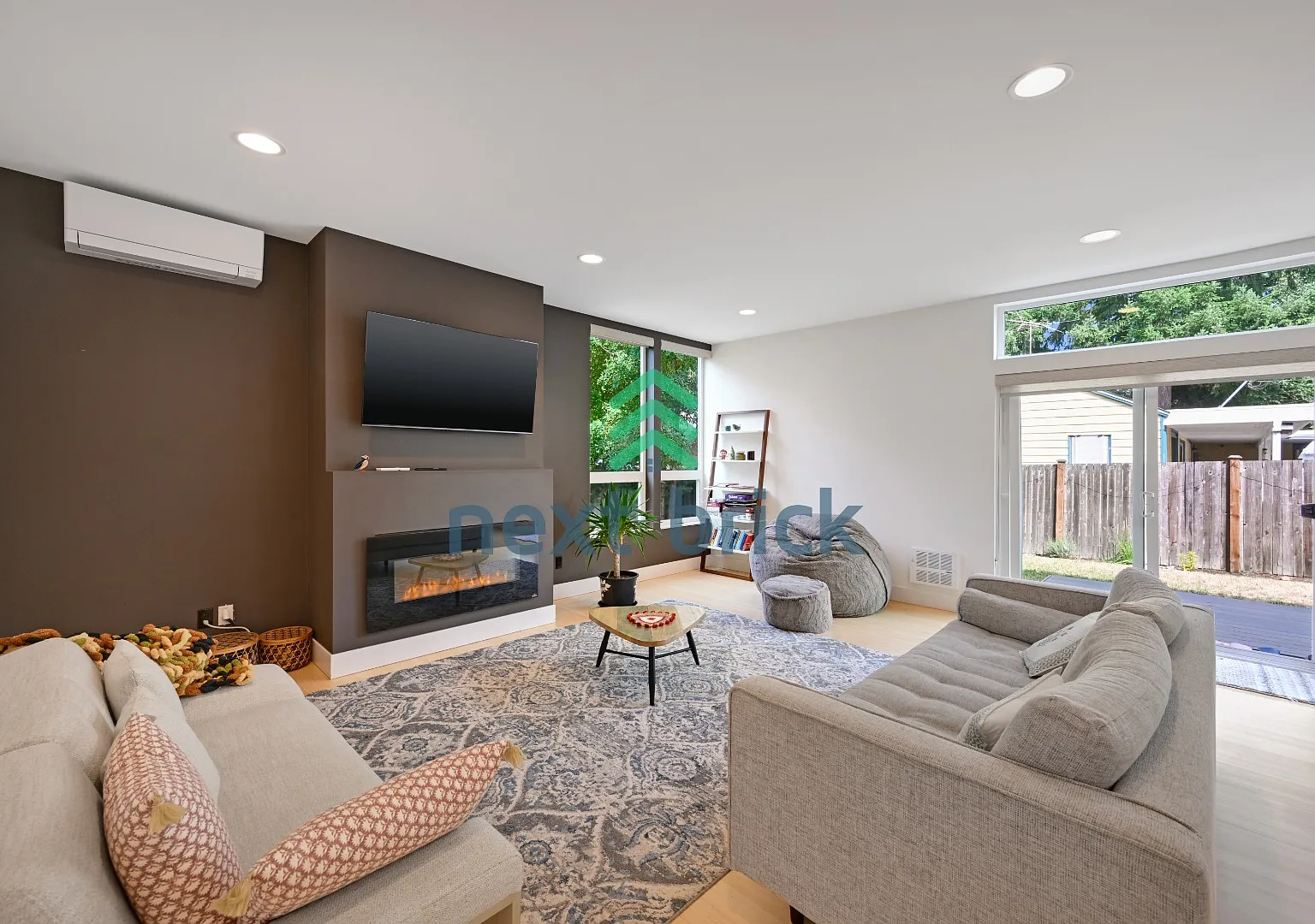 "Spacious 4-Bedroom Seattle Home with 3 Full Baths and 2,420 Sq. Ft. of Comfort!" — Photo 4