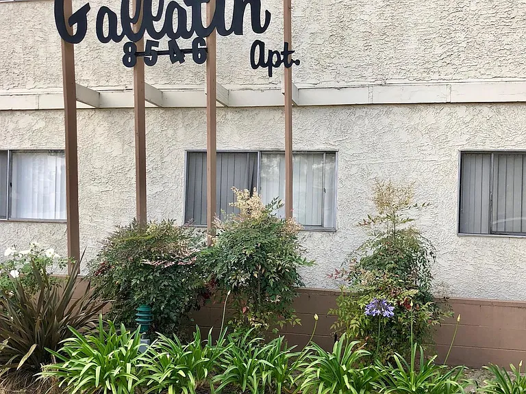 Gallatin Apartments — Photo 12