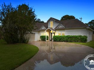 10706 Meadow Lake Ln, Houston, TX 77042