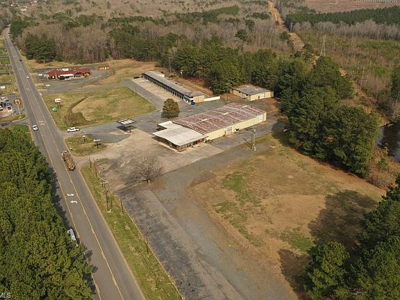 3rd image of 1055 Albemarle Rd