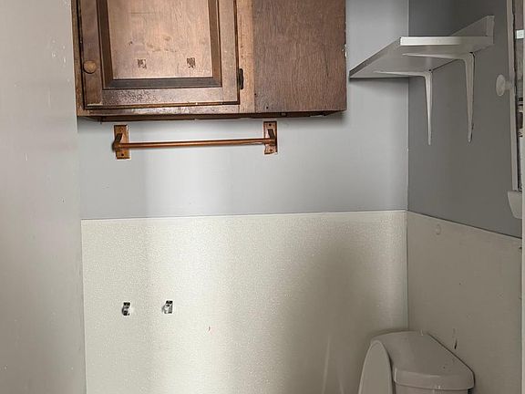 5th image of 126 W Main St APT 5