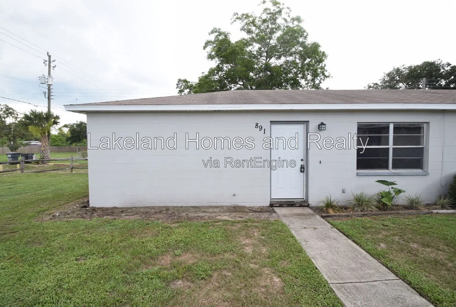2 bed, 1.0 bath, 832 sqft, $1,325 — Photo 2