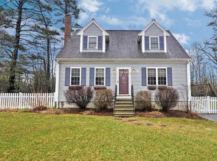 5 McIntosh Dr, Taunton, MA 02780
