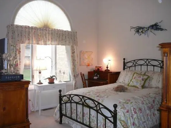 1441 Coventry Ct, Darien, IL 60561