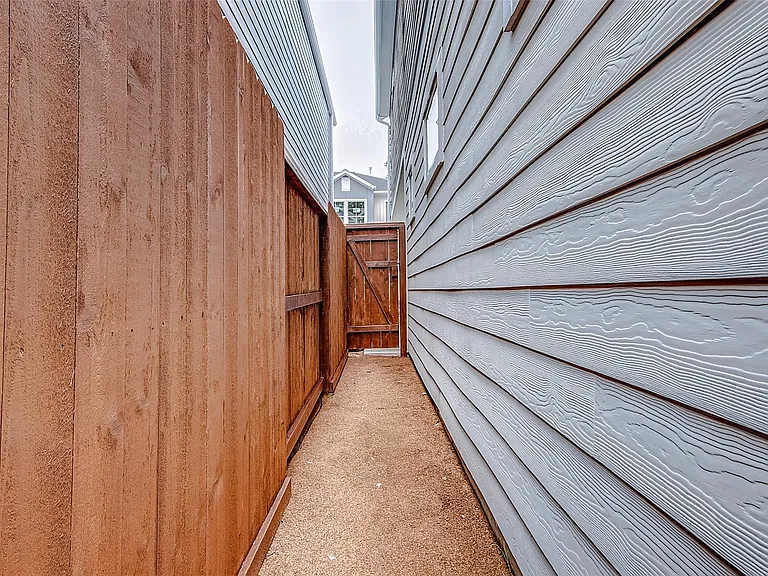 5105 Pine Reach Dr — Photo 32