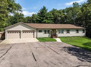 E10556 N Reedsburg Rd, Baraboo, WI 53913