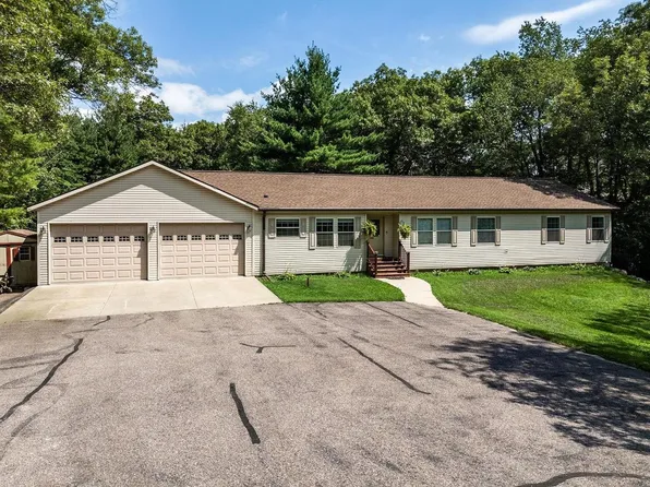 E10556 North Reedsburg Road, Baraboo, WI 53913
