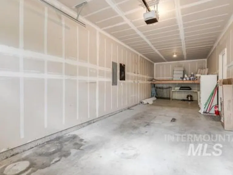 2251 S Amy Ave — Photo 10