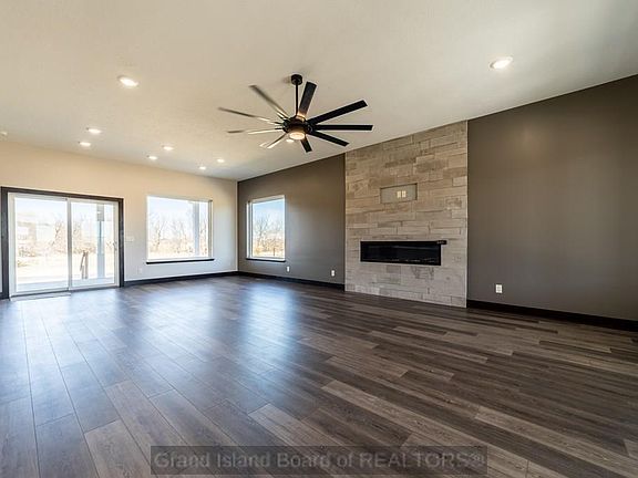5th image of 431 Ponderosa Dr