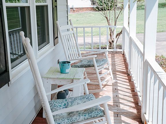 5th image of 140 Green Park Dr