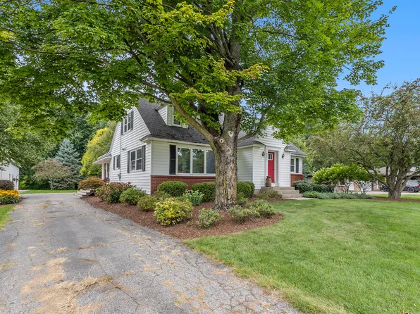 6521 96th Ave, Zeeland, MI 49464