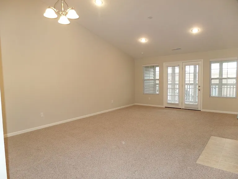 5353 Nottinghamshire Ln — Photo 8