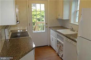 3305 Camalier Dr — Photo 5