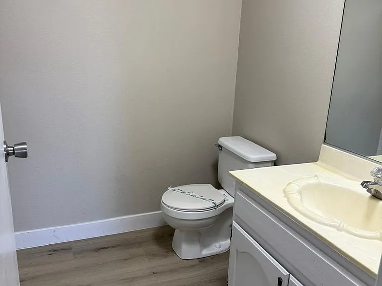 6673 W Tropicana Ave #201 — Photo 10