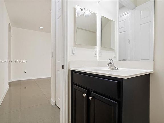 5th image of 12130 Village Pl #12130