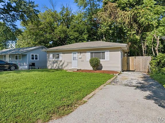 4th image of 10537 Earl Dr