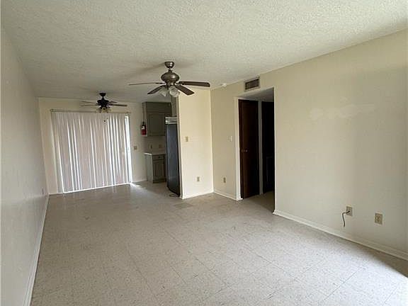 3rd image of 2417 W Tamarack Ave #B