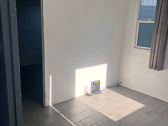 4th image of 4916 Voltaire St