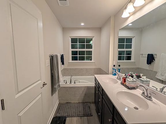 5th image of 8610 Upton Ln
