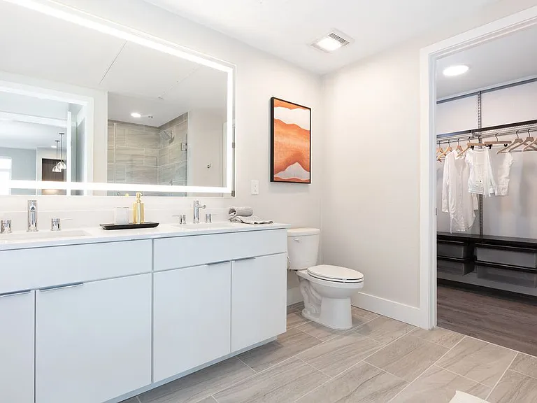 Signature Collection Bath with LED lighted vanity mirror