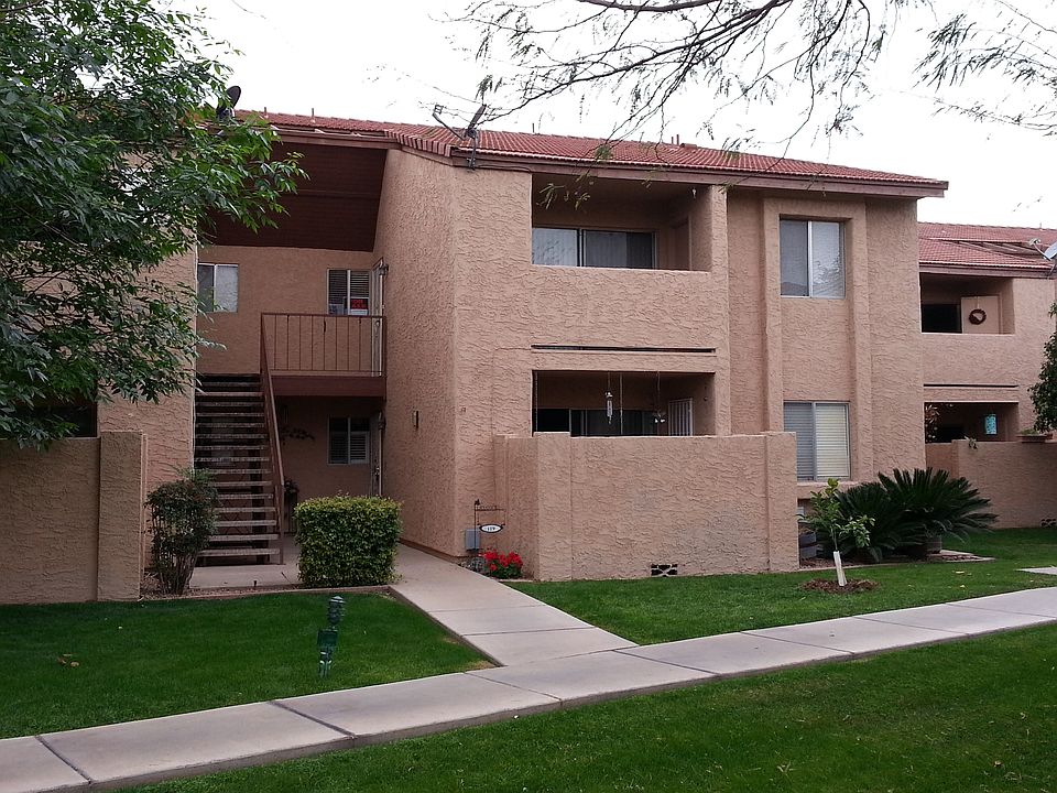 2nd Story with balcony