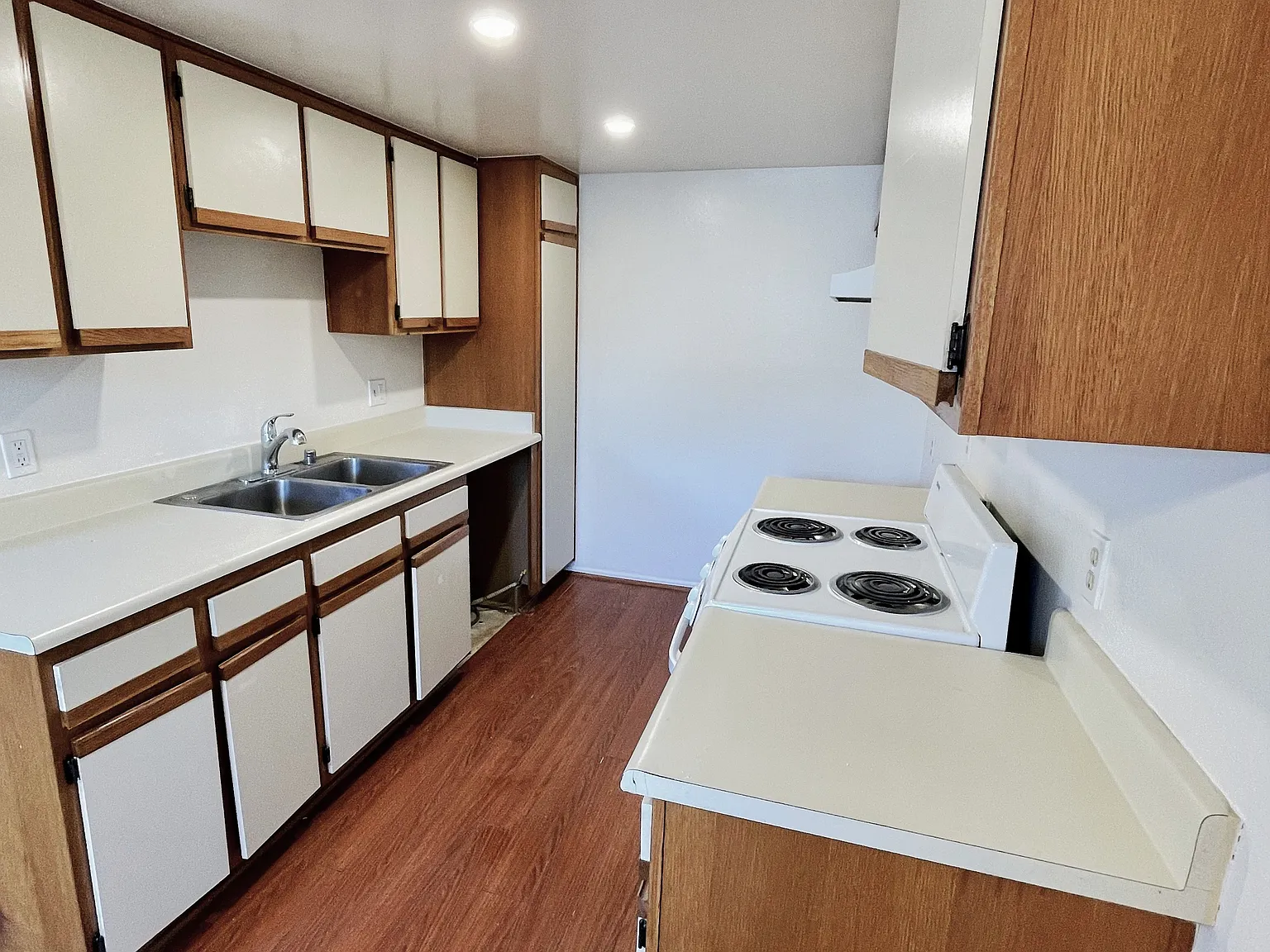 1 bed, 700 sqft, $1,900 — Photo 3