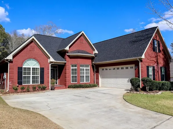 212 Kilkenny Dr, Dothan, AL 36303
