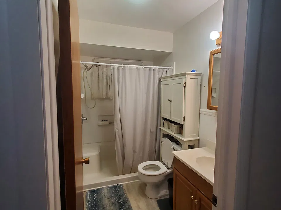 1408 Iowa St #1