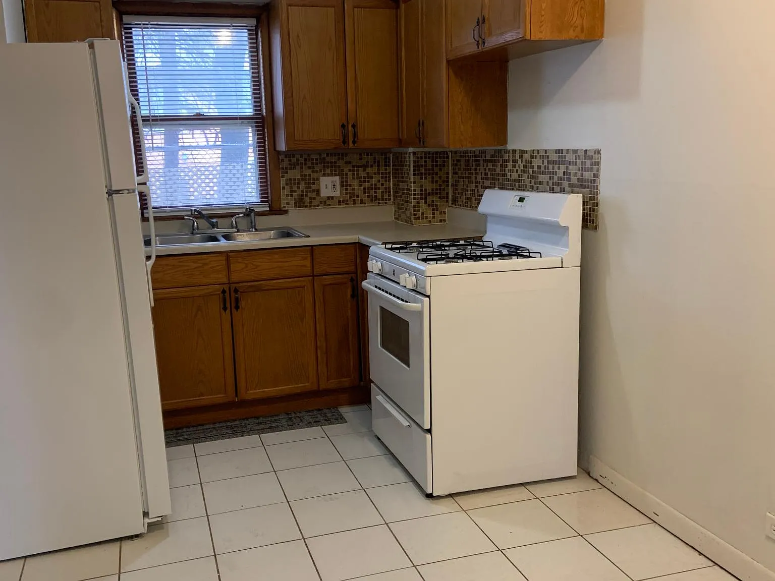 100 Vana Drive — Photo 2