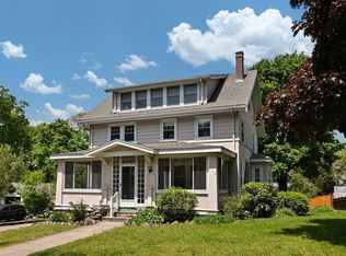 8 Overlook Rd, Wakefield, MA 01880