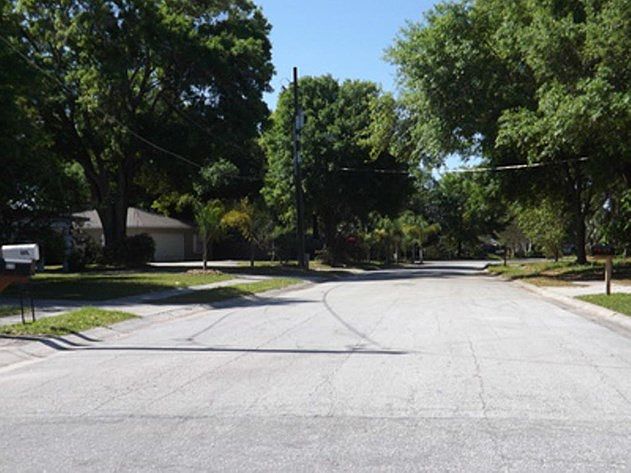 2nd image of 608 Jacaranda Ln